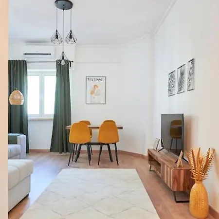 Sunny Brand New Cozy Amadora