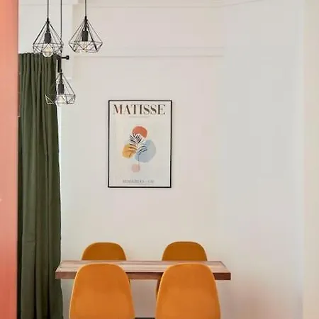 Sunny Brand New Cozy Apartmán