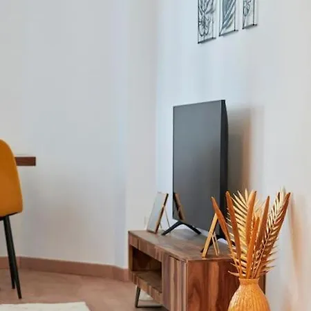 Sunny Brand New Cozy Amadora