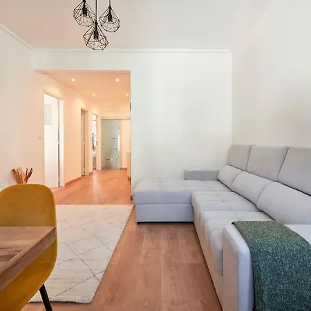 Sunny Brand New Cozy Apartmán